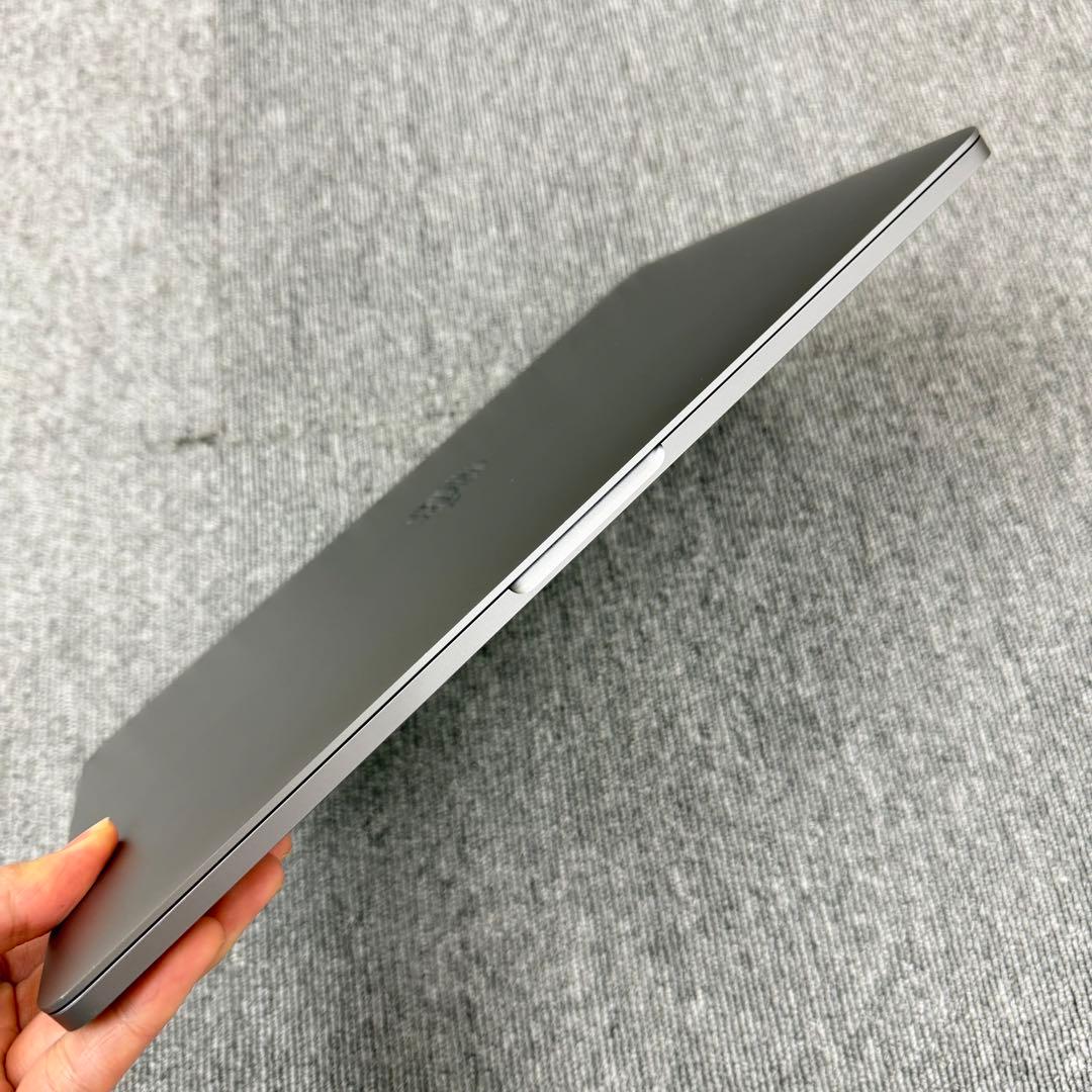 MacBook Pro 2019 13インチ 8GB / 256Gスペースグレイ