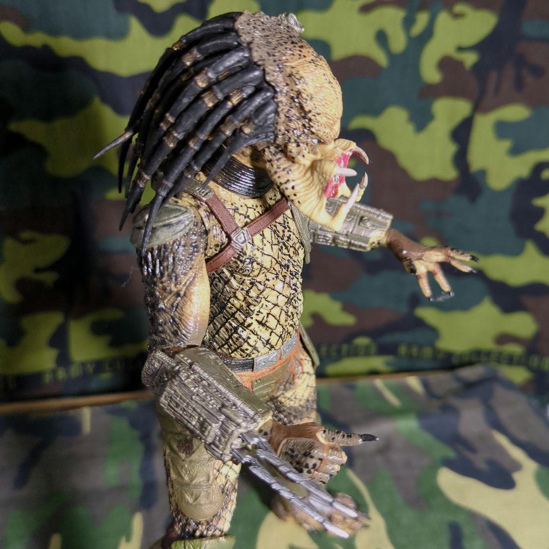 NECA ／クラシック・プレデター 【中古品•ブリスターパッケージ無し】
