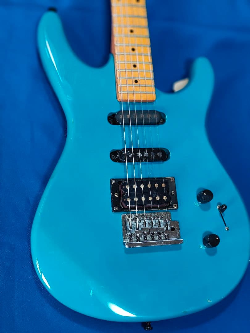 10日ほど修理いたしますWashburn G-JRV エレキギター 青