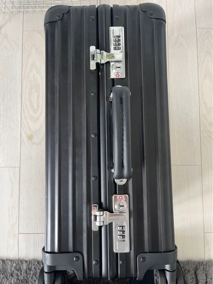 ブラックキャリーケース ダイヤル式ロック付き