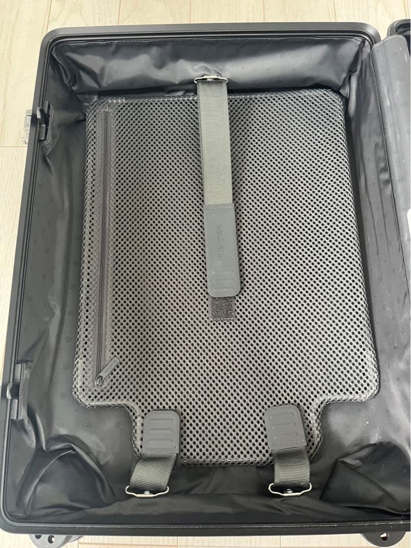 ブラックキャリーケース ダイヤル式ロック付き