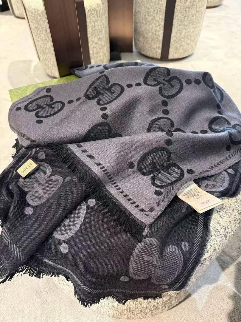 ★美品GGロゴマフラー グレー/ブラック**