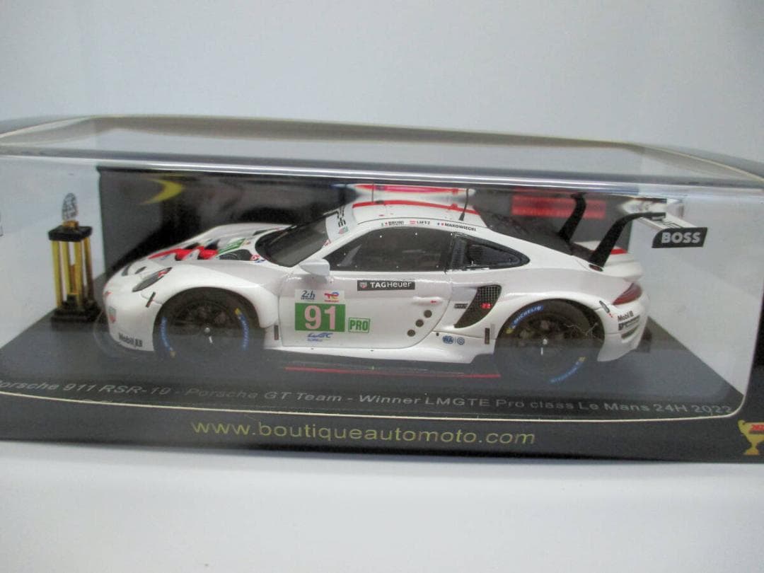 ポルシェ911RSR Winner LMGTE ルマン 2022 トロフィー付き