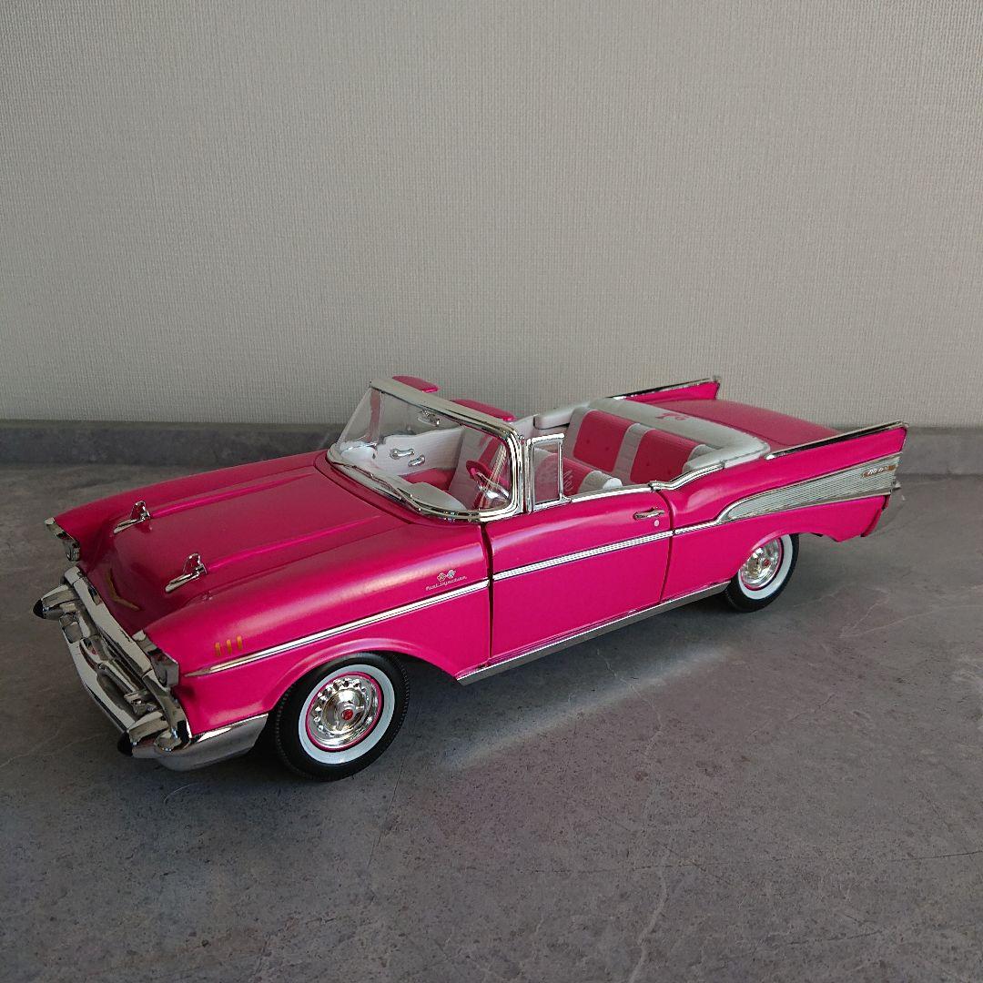 1/18 1957 シボレーベルエア バービー
