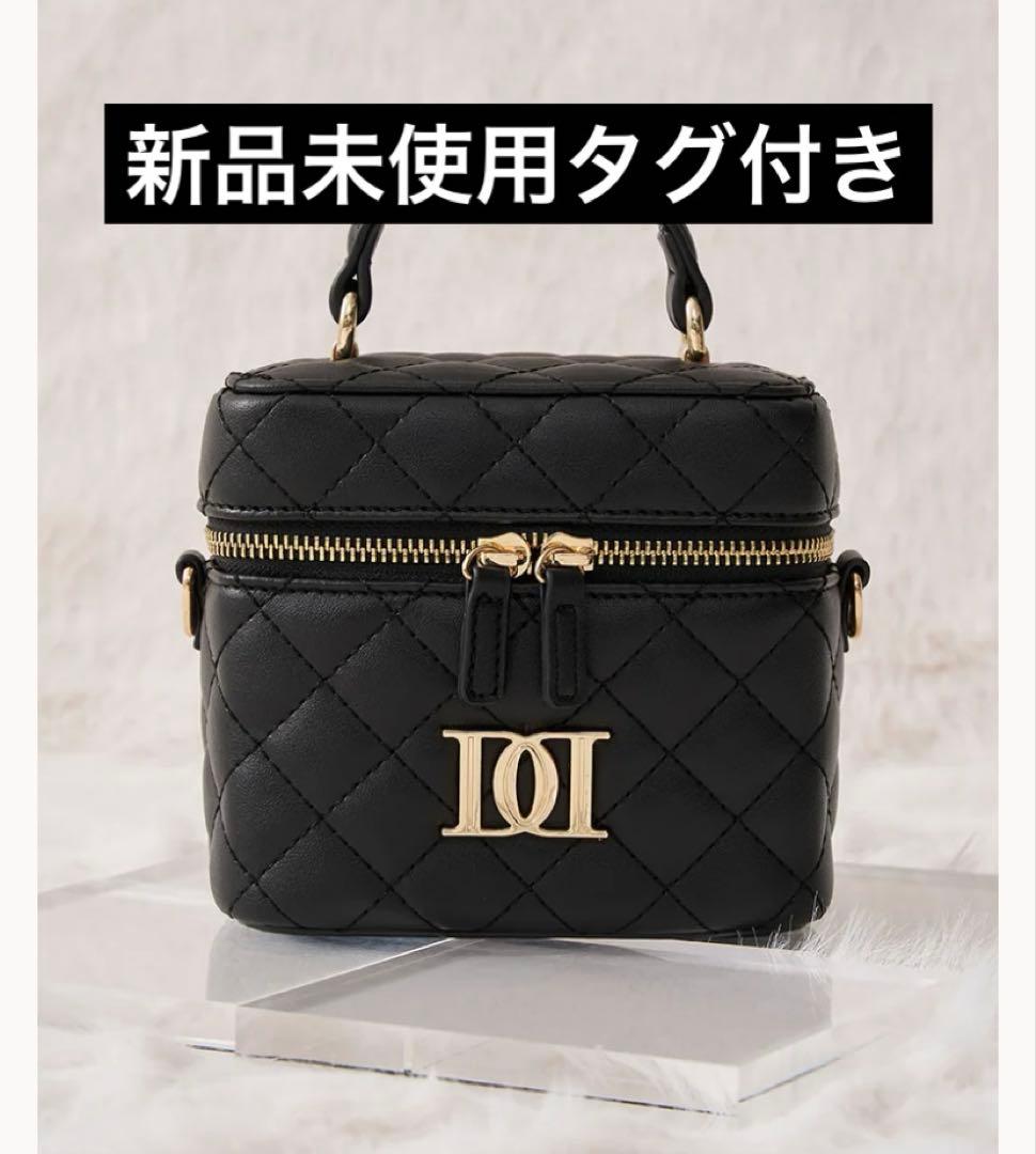 ダーリッチ ゴールドパーツキルティングスクエアミニバッグ