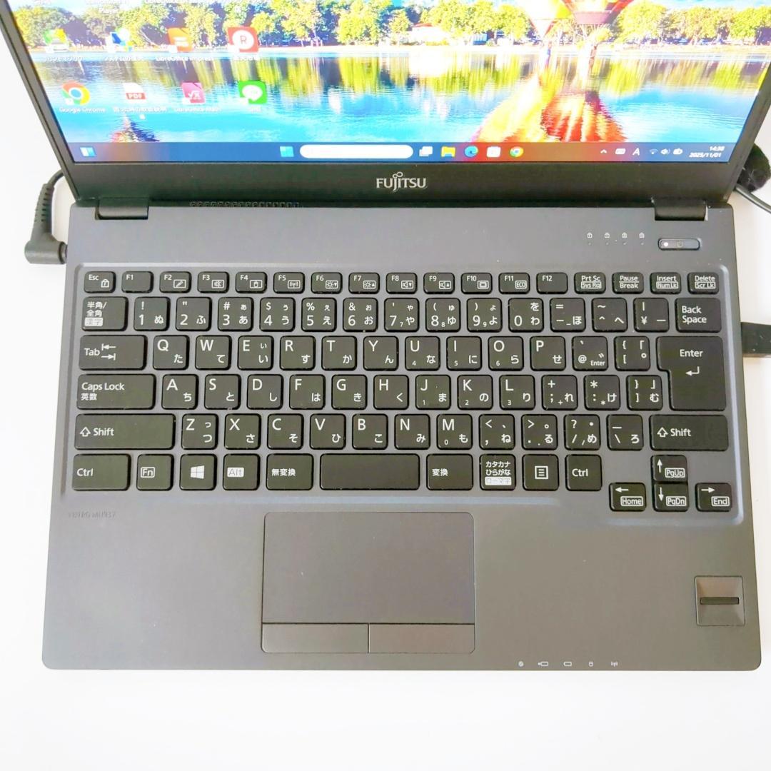 美品軽量薄型⭐SSD爆速⭐メモリ8GB✅黒ノートパソコン✅設定済ですぐに使える