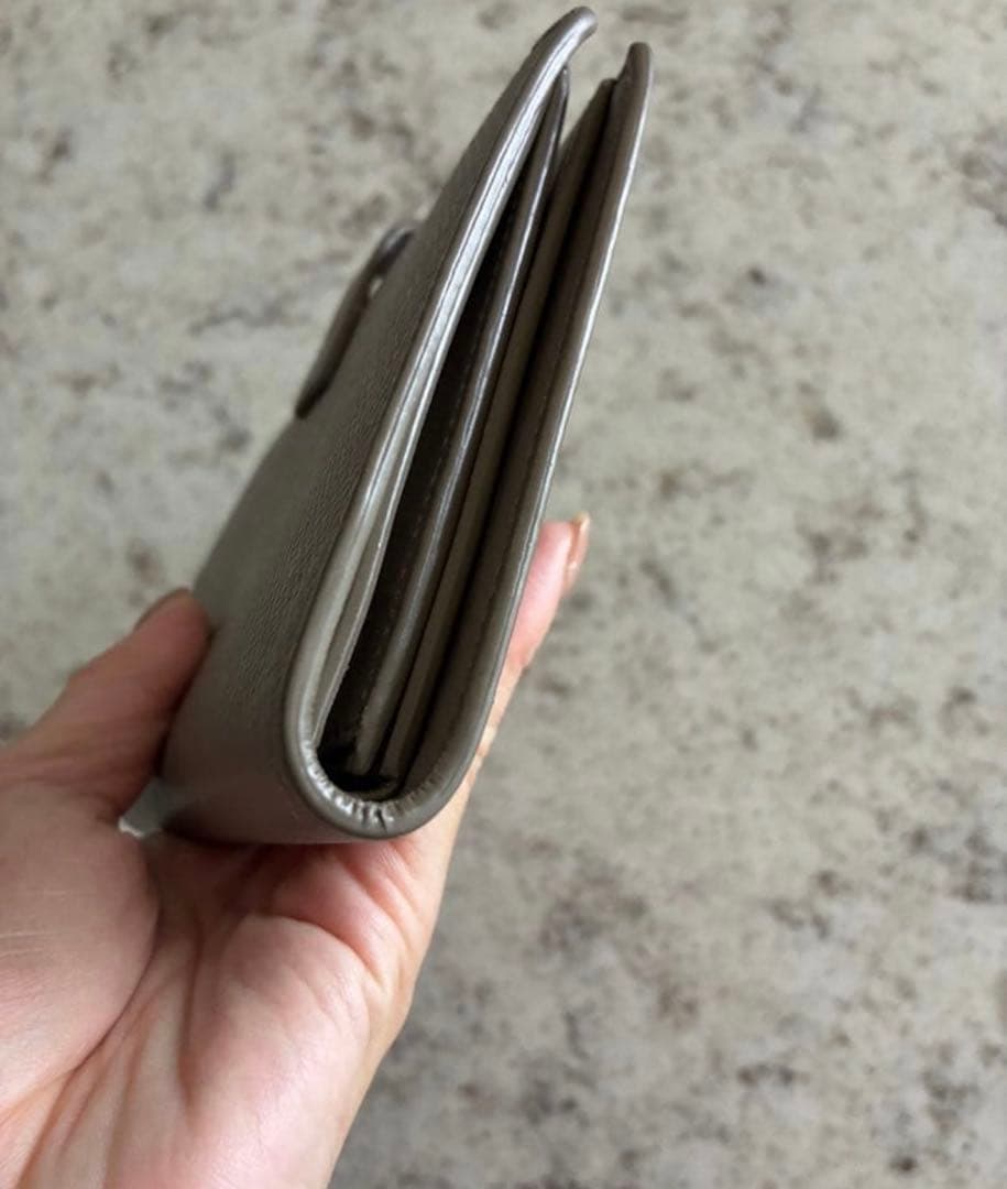 最終お値下げ。CELINE グレー 二つ折り財布