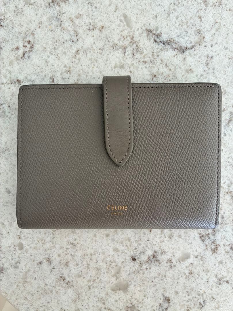 最終お値下げ。CELINE グレー 二つ折り財布