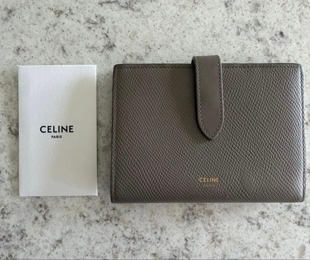 最終お値下げ。CELINE グレー 二つ折り財布