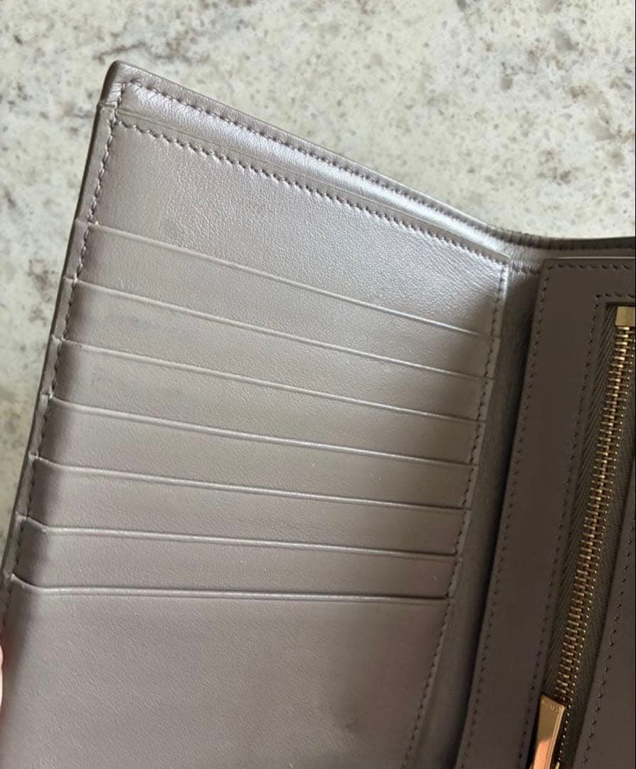 最終お値下げ。CELINE グレー 二つ折り財布