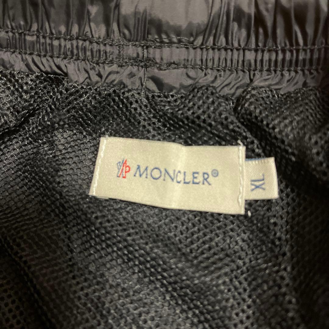Moncler ブラック水着 ジッパーポケット付き