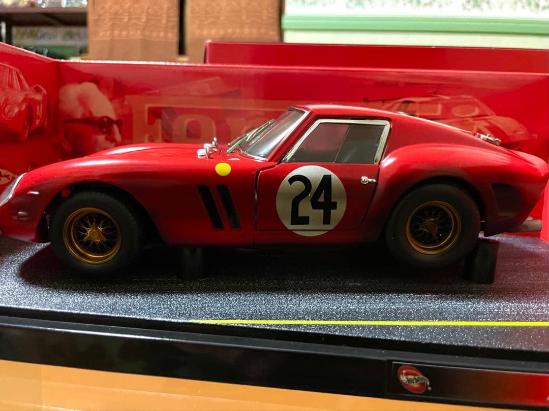 価格変更1/18ホットウィール フェラーリ250GTO ウェザリング仕様 未展示