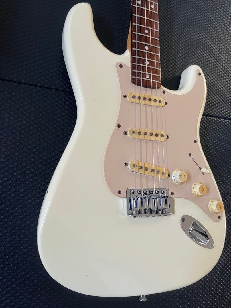 ギター Squier by Fender Stratocaster