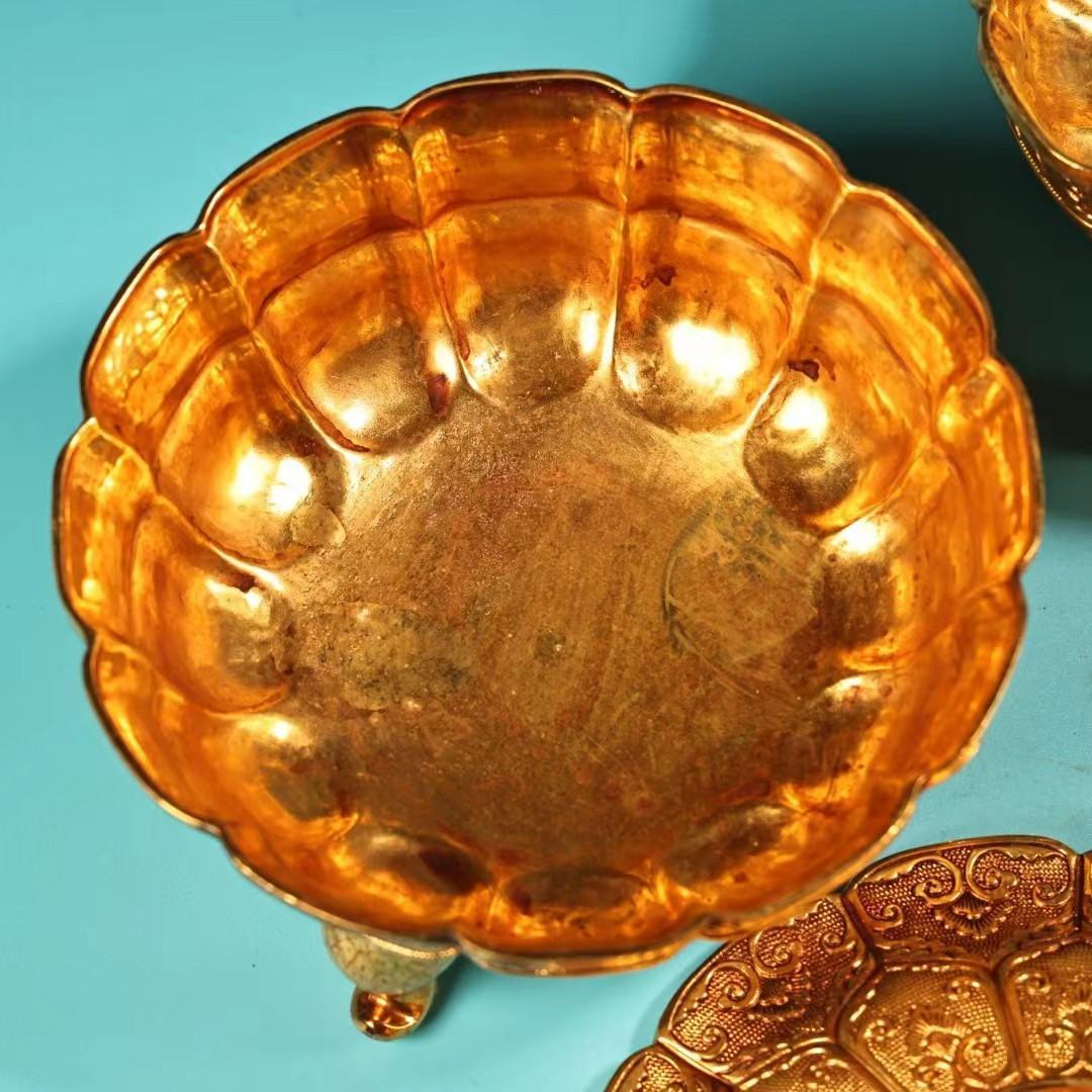 中国古美術・旧蔵鎏金茶碗の缶のセット・純銅細密彫・純手作り・高浮彫・置物・茶道具