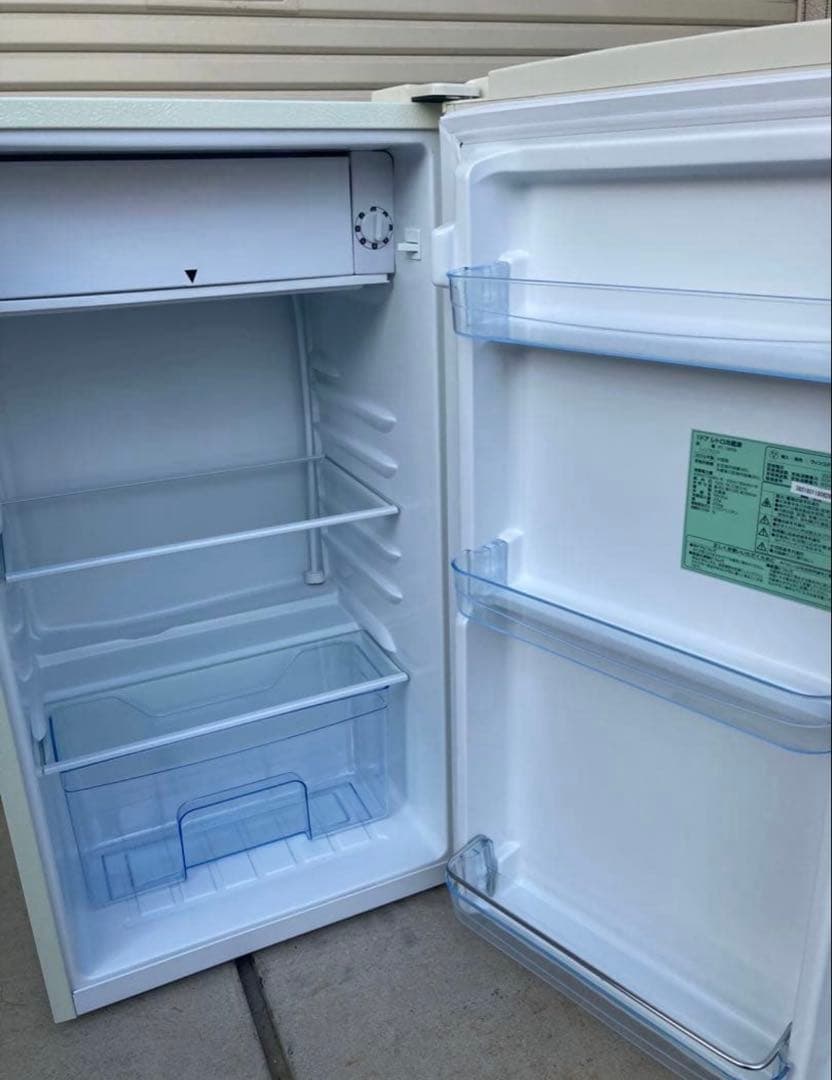 冷蔵庫 2019年　レトロ風　おしゃれ冷蔵庫　RT-185W