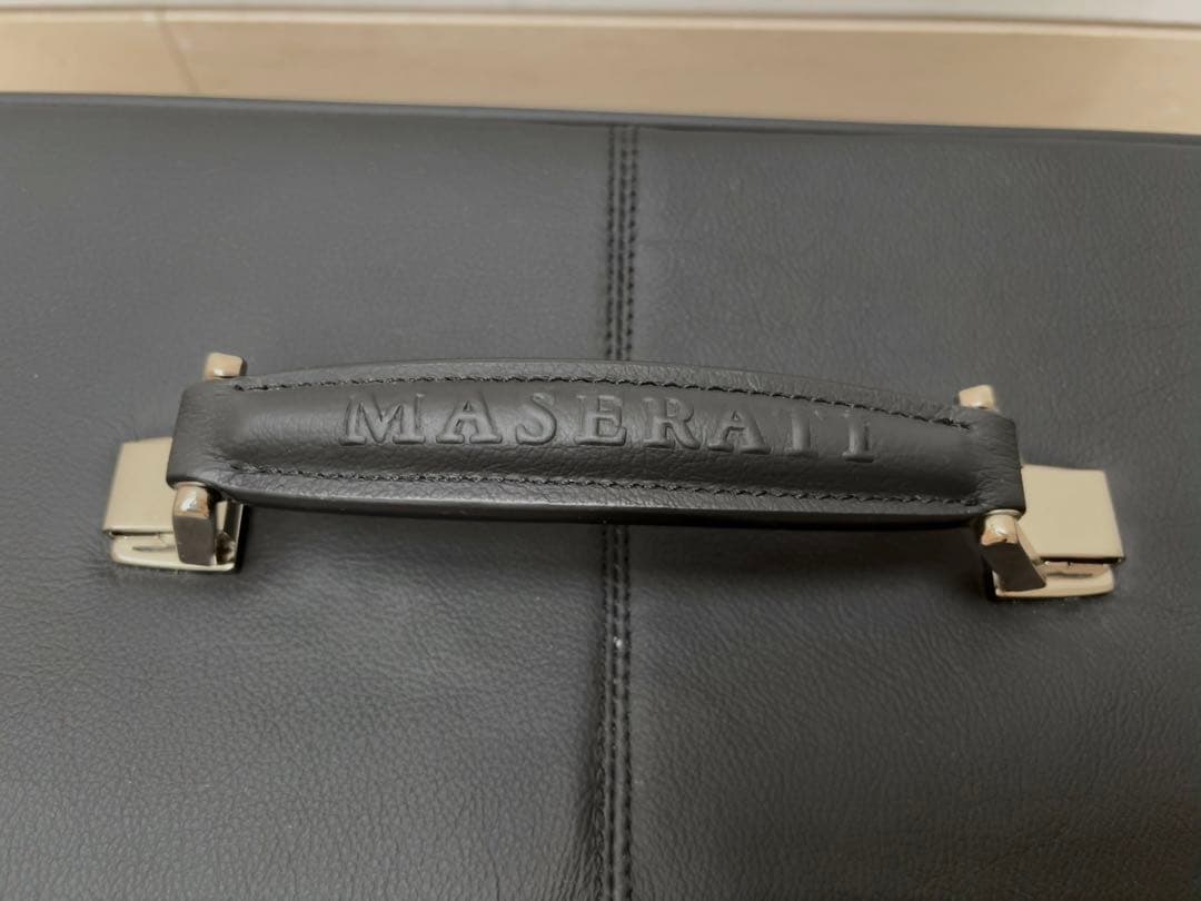 MASERATI正規 スーツケース　ポルトローナフラウ製