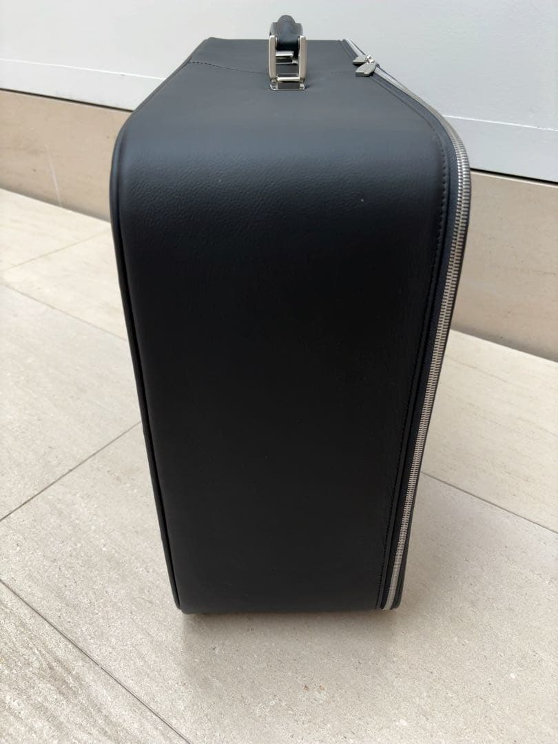 MASERATI正規 スーツケース　ポルトローナフラウ製