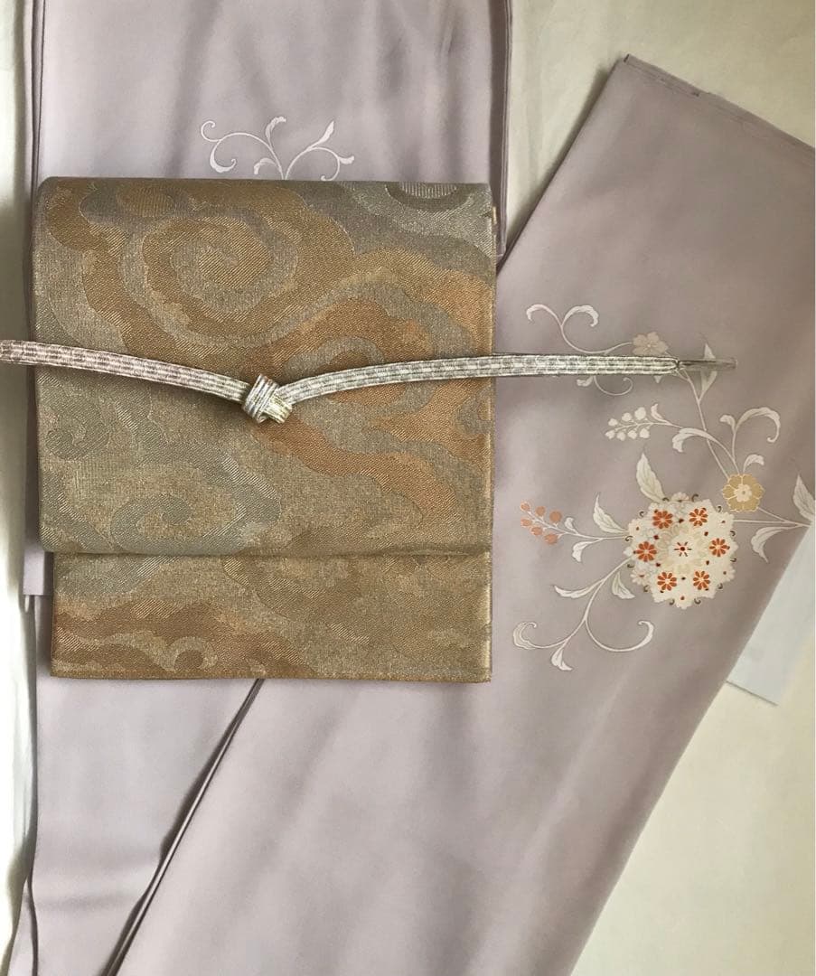 使い勝手の良いあかるい金の袋帯　瑞雲文　正絹