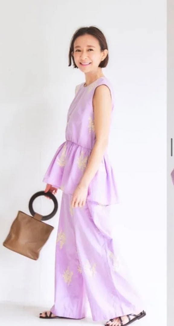 ヌキテパ　エンブロイダリースリーブレストップ