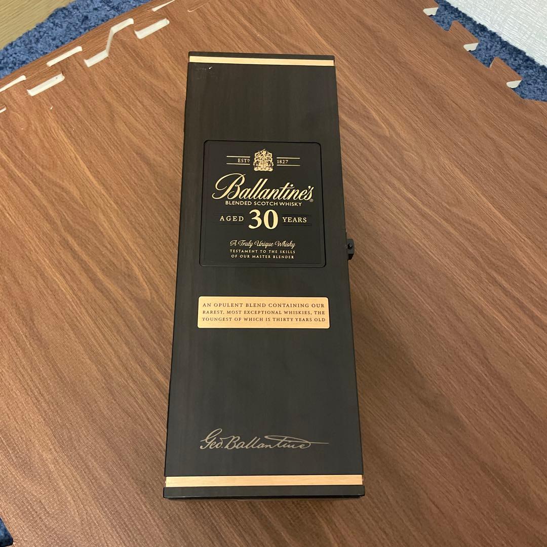 バランタイン 30年 新ボトル 木箱入り 700ml 【新品未開封】