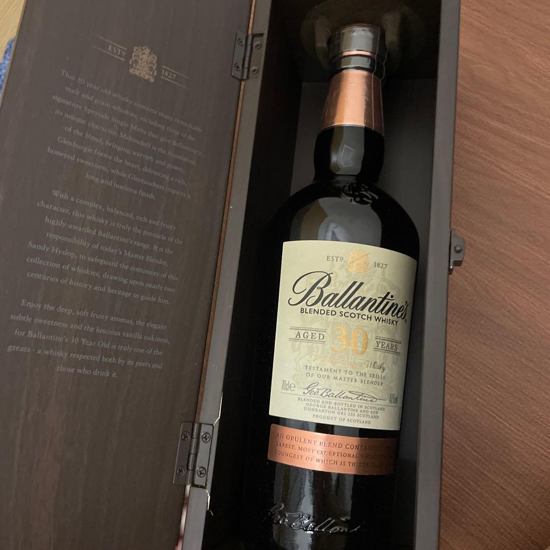 バランタイン 30年 新ボトル 木箱入り 700ml 【新品未開封】