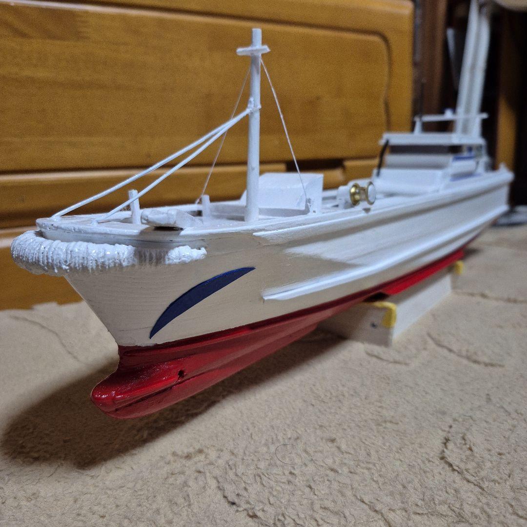船の模型 ホワイトとレッド漁船