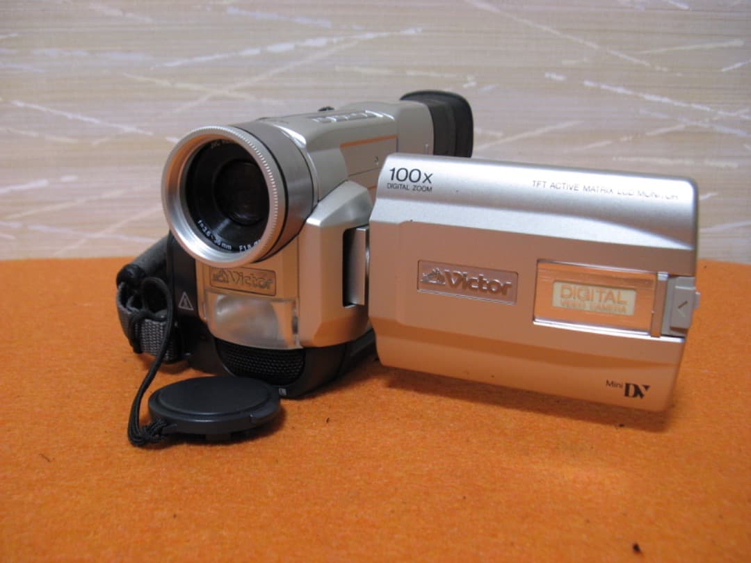 動作OK!☆VictorのMiniDV/デジタルビデオカメラ・GR-DVA10