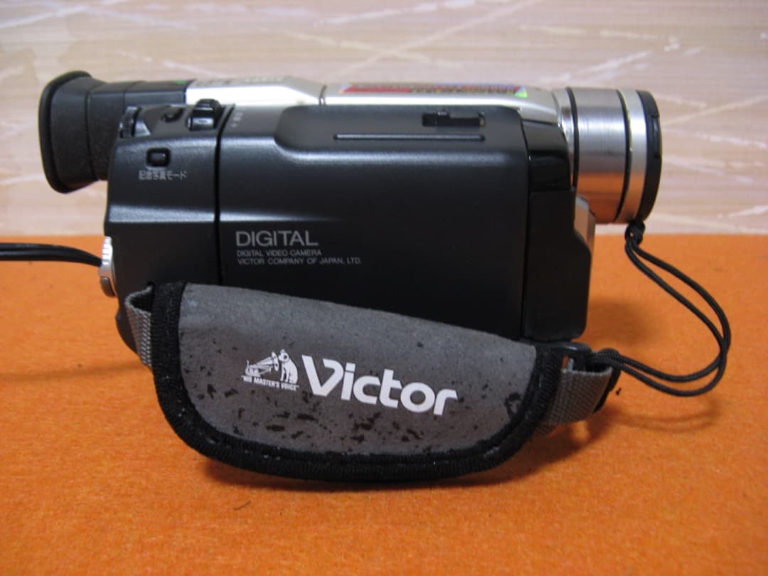 動作OK!☆VictorのMiniDV/デジタルビデオカメラ・GR-DVA10