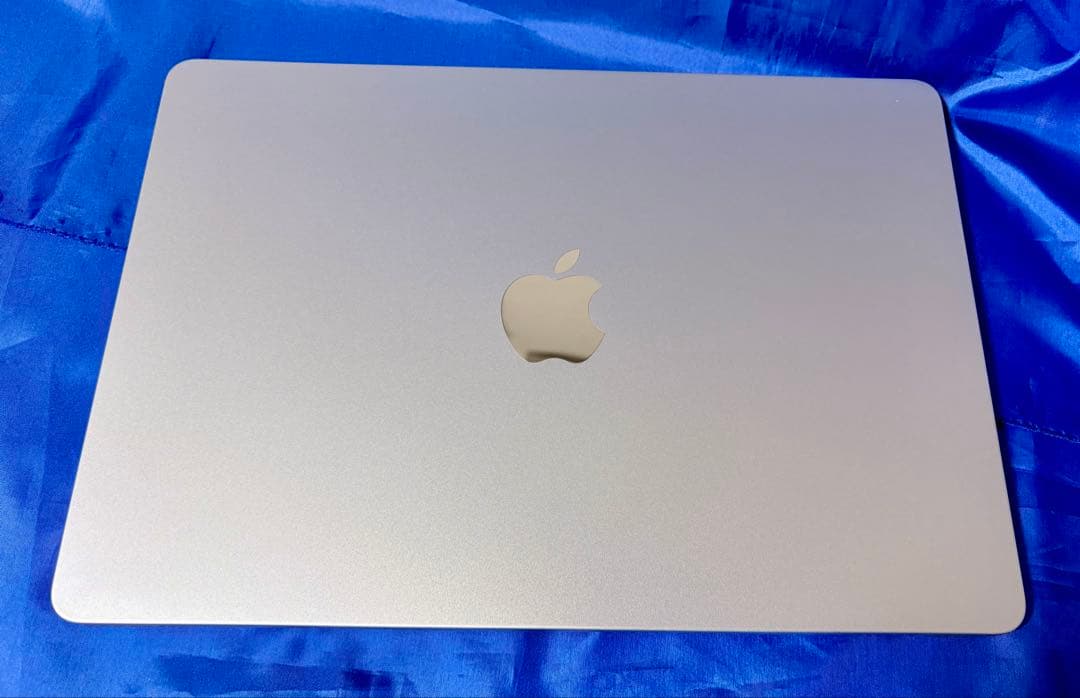 超美品 MacBook Air 13インチ M4 16GB/256GBシルバー