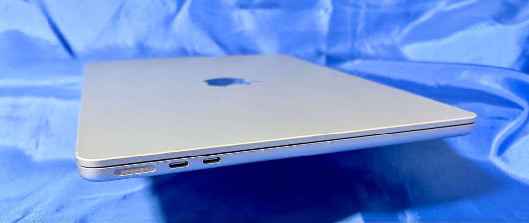 超美品 MacBook Air 13インチ M4 16GB/256GBシルバー