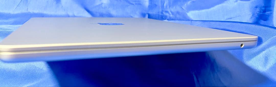 超美品 MacBook Air 13インチ M4 16GB/256GBシルバー