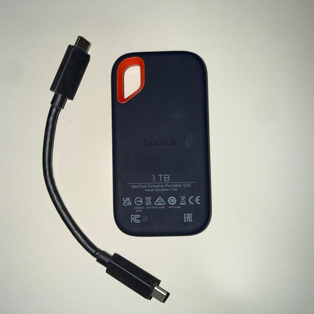 外付けハードディスク・ドライブ SanDisk SSD 1TB