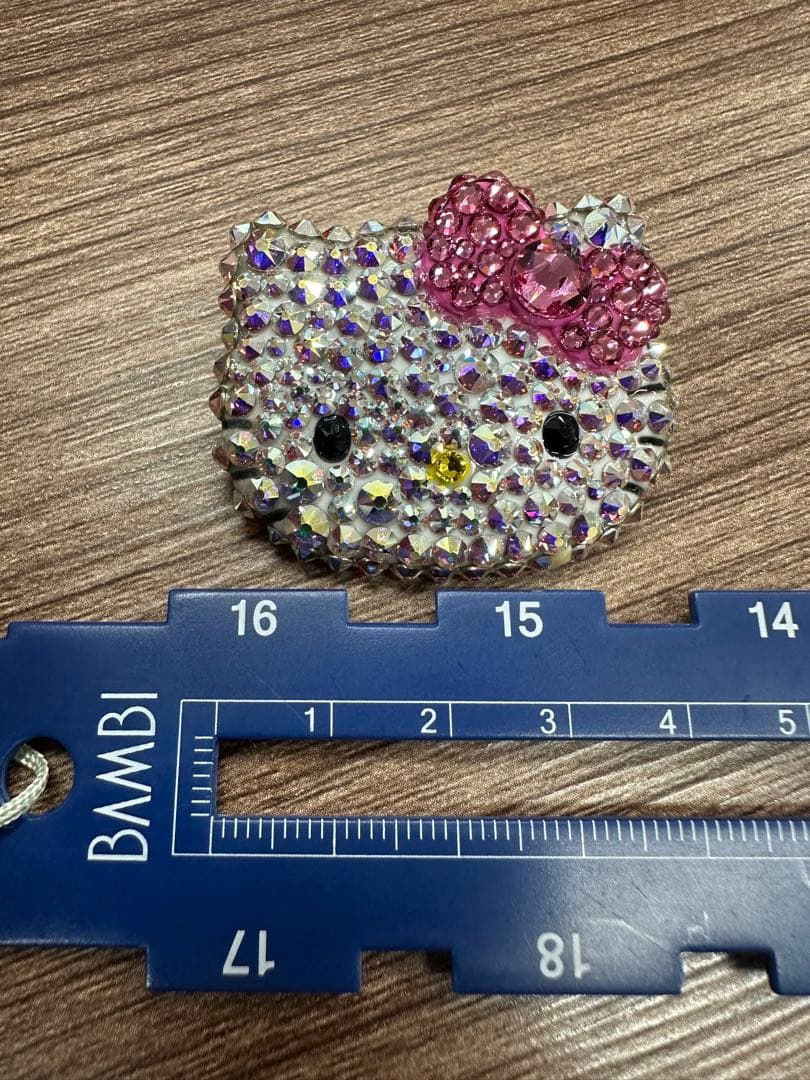 トロ‼️Bling Me! ハローキティ スワロフスキー　ブローチ