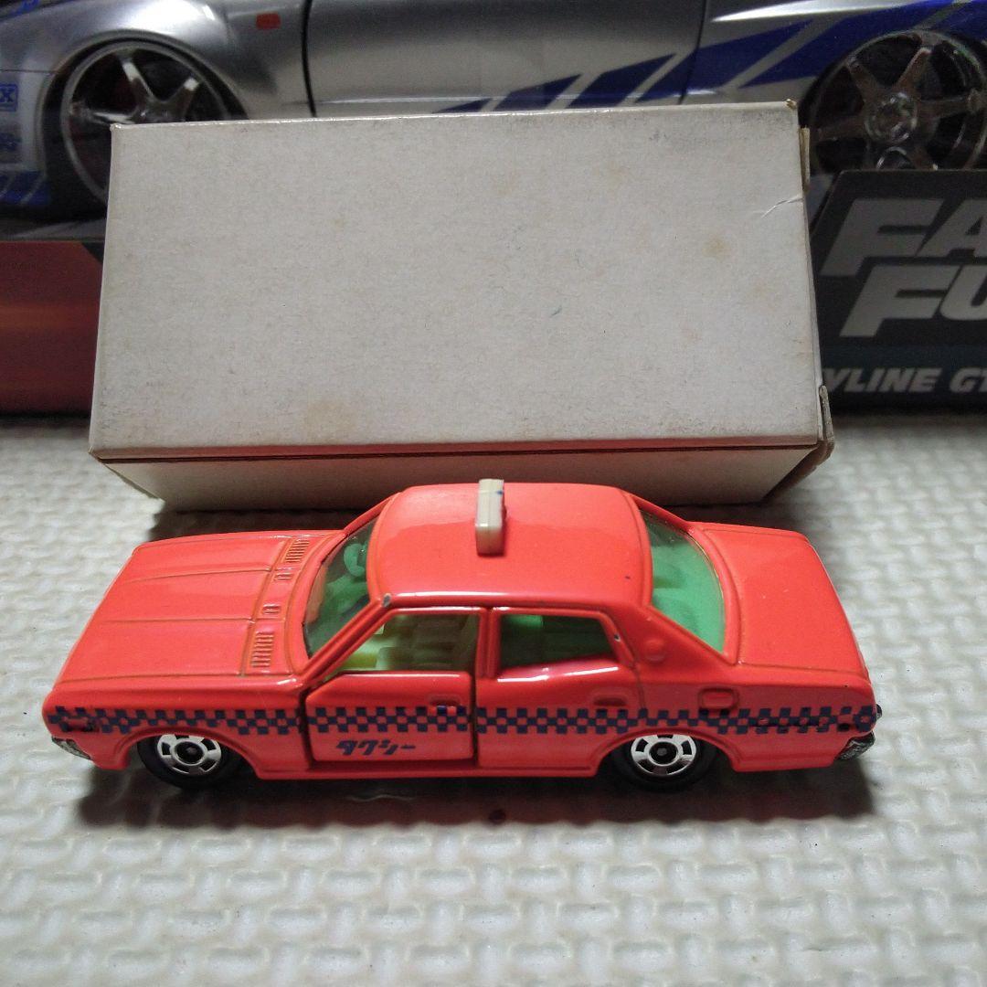 トミカ セドリックタクシー 蛍光