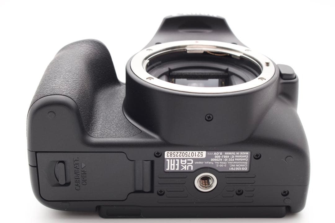 ゲリラセール！Canon EOS Kiss X10 トリプルレンズWi-Fi機能