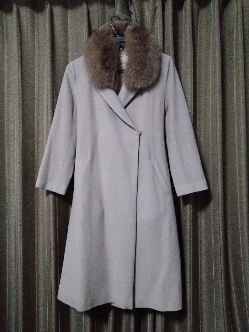 Apuweiser-riche ファー付き ベルテッド ロングコート モカ