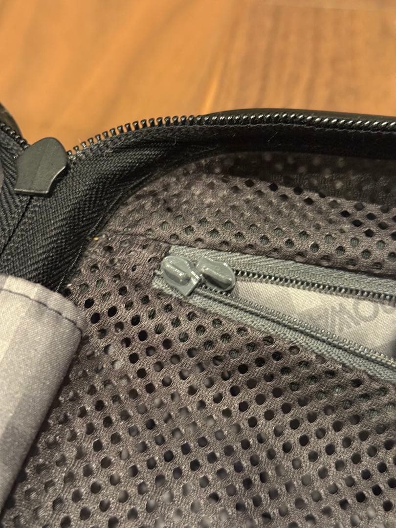 リモワ　機内持ち込みサイズ　スーツケース　ブラック