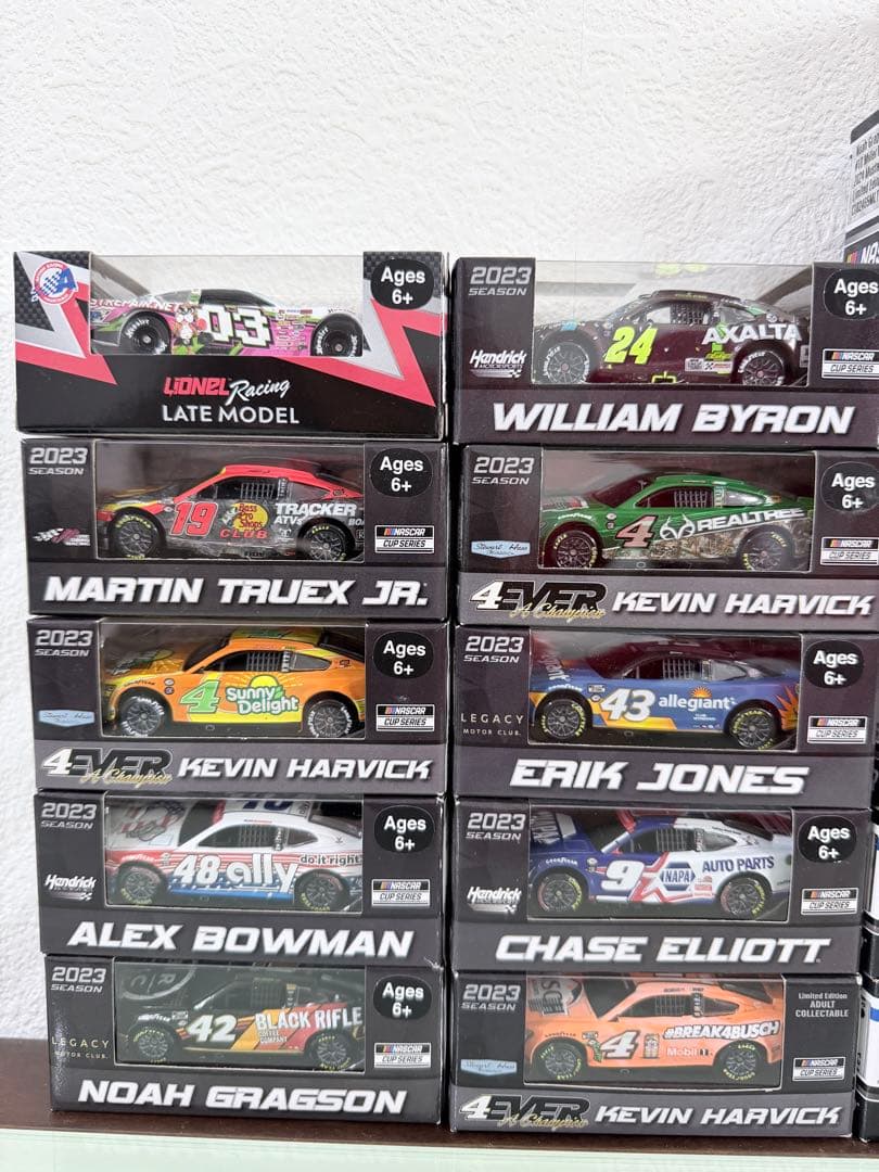 値下 京商 ライオネル 1/64 ミニカー カマロ カムリ NASCAR 23台