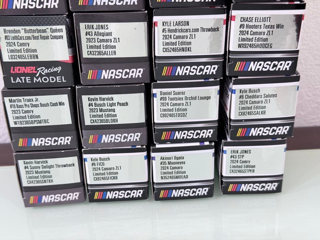 値下 京商 ライオネル 1/64 ミニカー カマロ カムリ NASCAR 23台