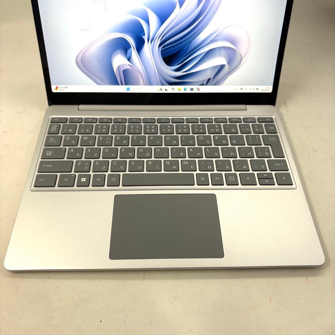 ほぼ未使用の極上品！Surface Laptop Go3 バッテリー良好！