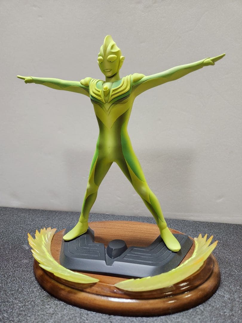 秘蔵コレクション！　ワンフェス限定グリッターティガ　レジン22cm 世界にひとつ