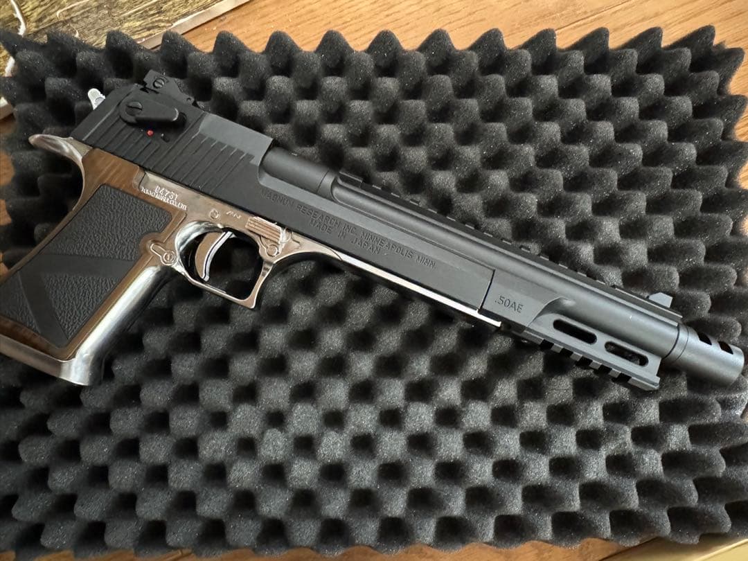 バイオハザード ライトニングホーク デザートイーグル 東京マルイ