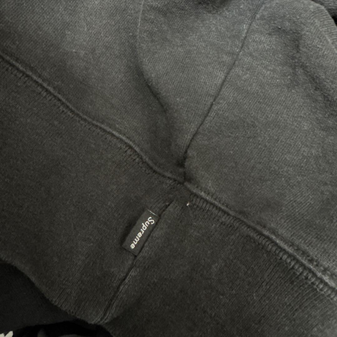 XL Supreme 黒スモールボックスロゴパーカ