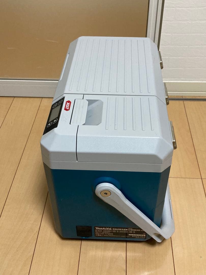 Makita 充電式保冷温庫　7L CW003G