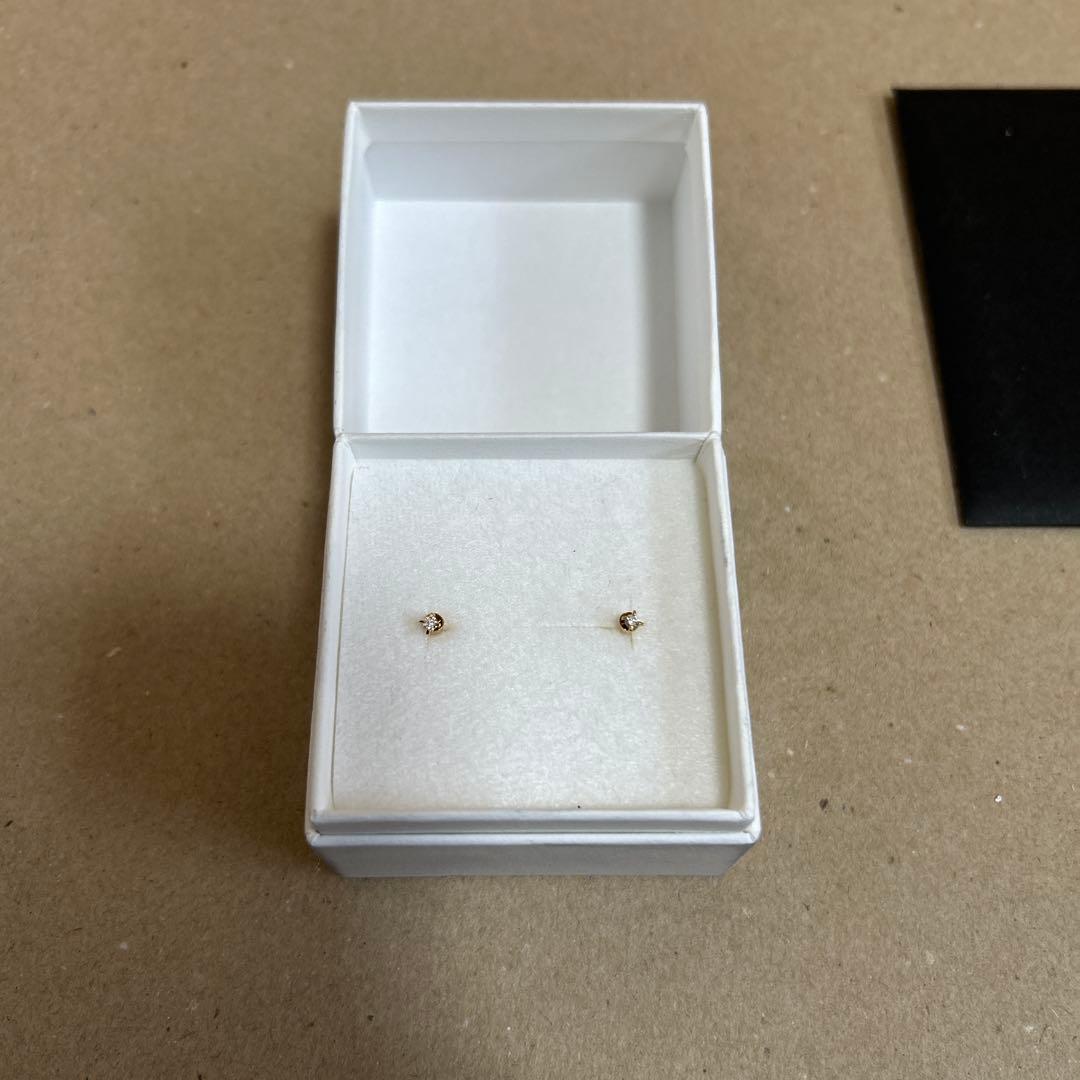 1月3日まで値下げしますe.m. ゴールド スタッドピアス　両耳用 6万円で購入