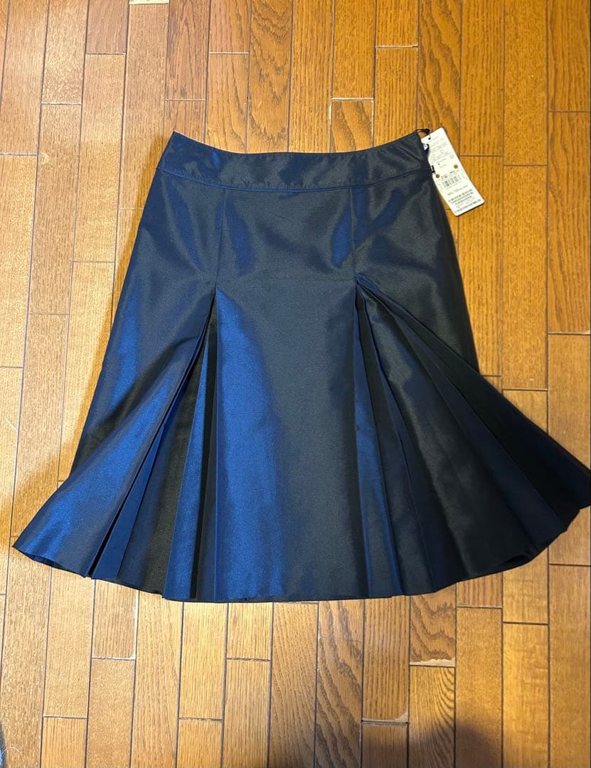新品　タグ付　バーバリーロンドン　プリーツスカート　2枚セット　1枚は2使用のみ