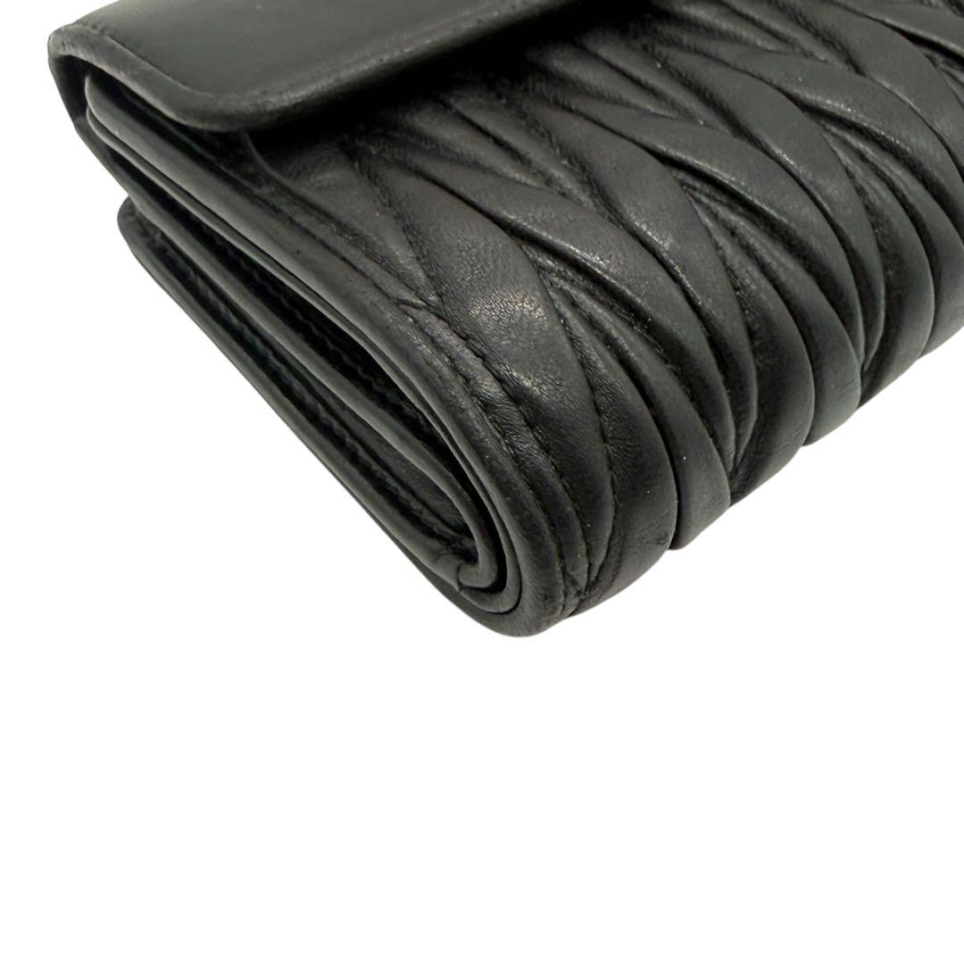 【美品 正規品 】 miumiu マテラッセ 二つ折り財布 RFID搭載