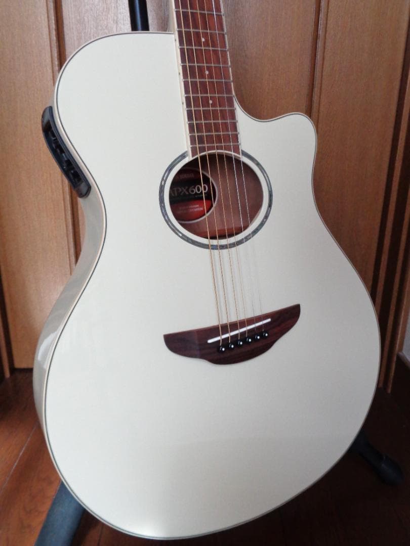 YAMAHA APX600　エレアコ　ヤマハ　純正ケース付　ほぼ未使用の美品