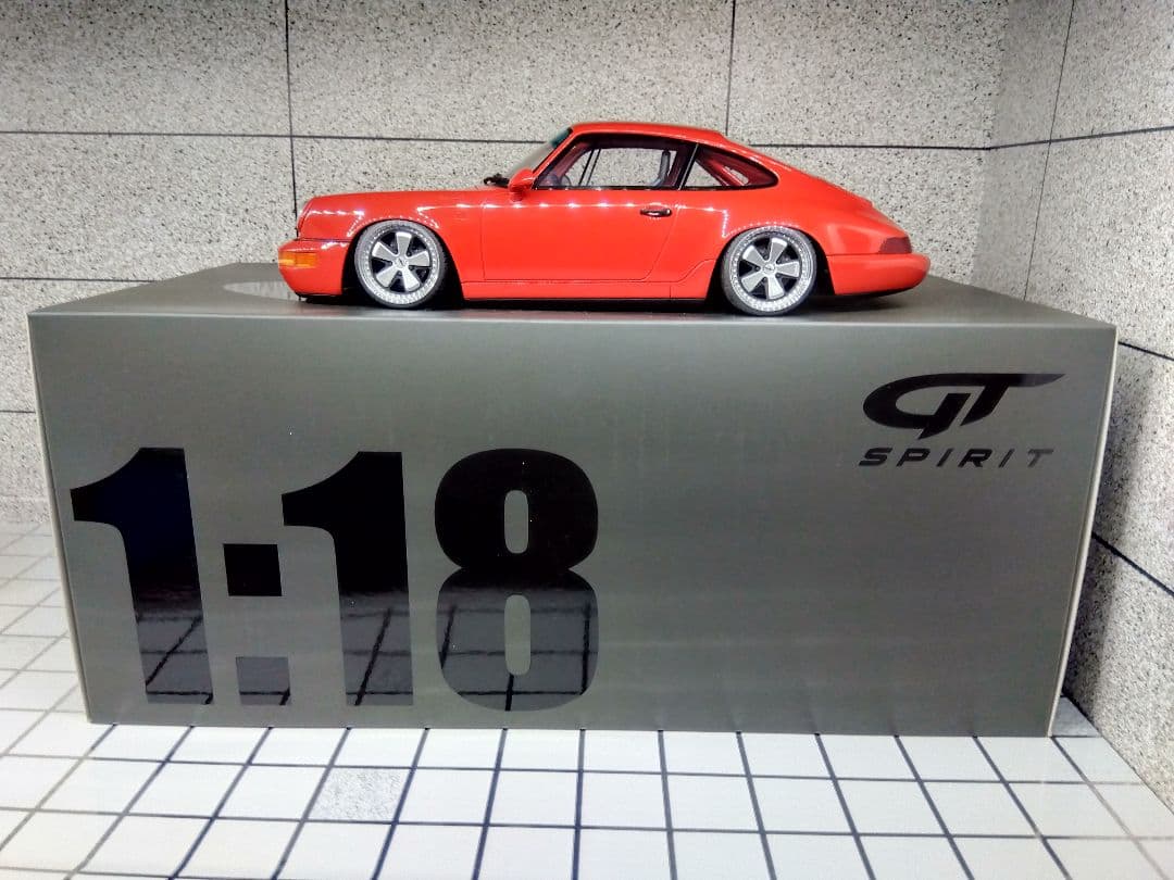 ミニカー 1/18 GTSPIRIT PORSCHE 911(964)Carrera