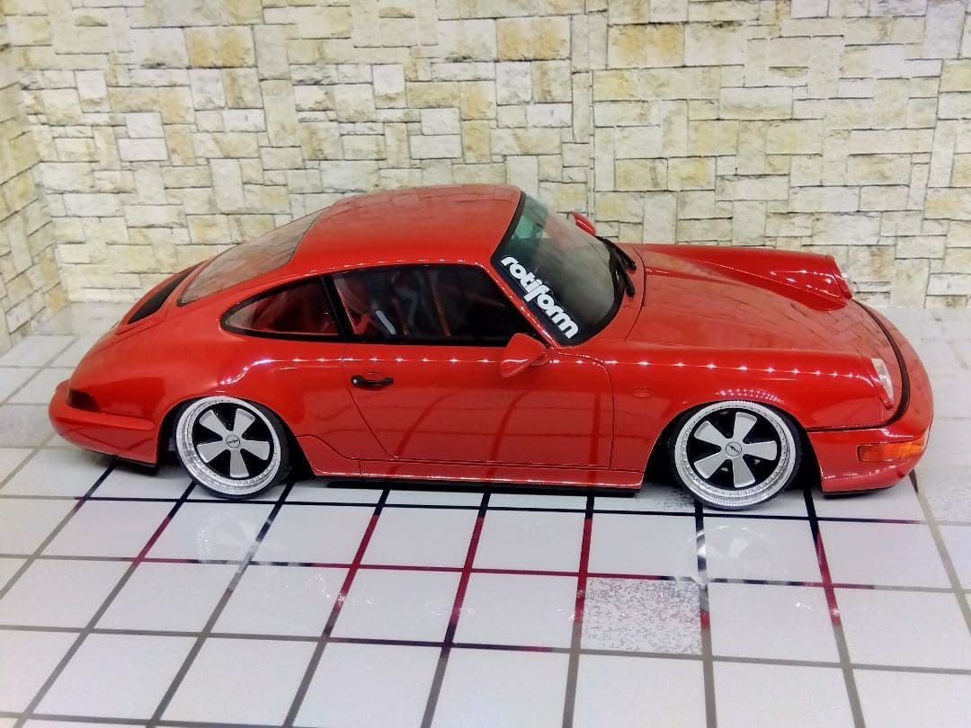 ミニカー 1/18 GTSPIRIT PORSCHE 911(964)Carrera